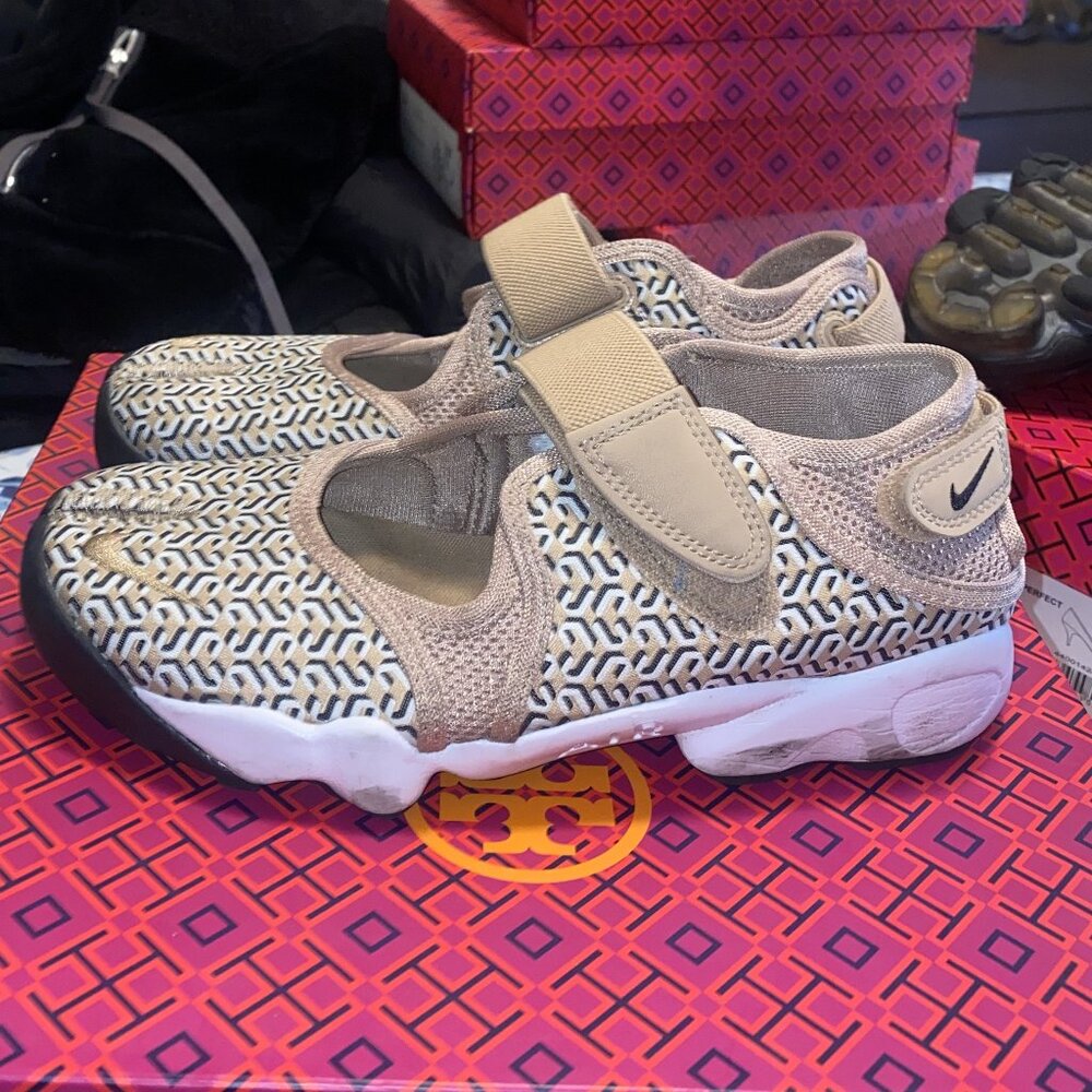 Nike Air Rift Hemp Sandals